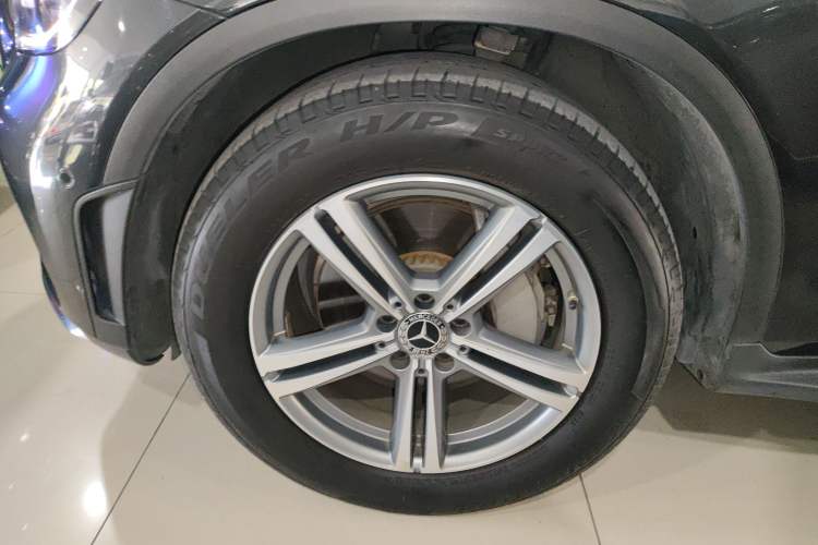 Used Mercedes-Benz GLC 2020 GLC 260 L 4MATIC Luxury Model Exterior 2