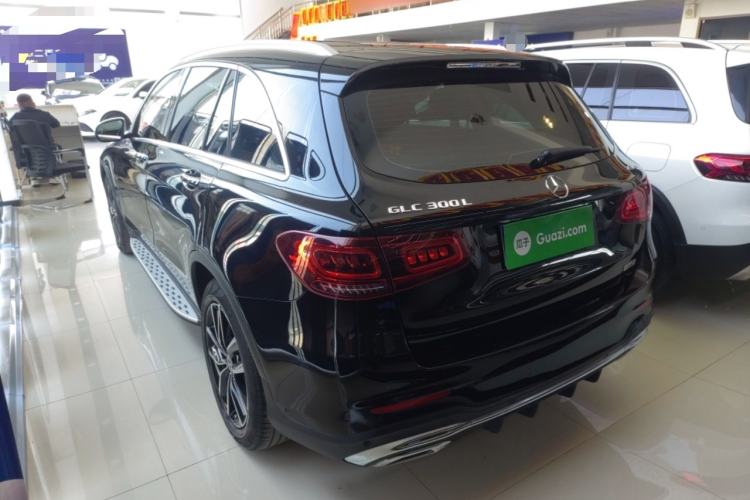 Used Mercedes-Benz GLC 2020 Facelift GLC 300 L 4MATIC Dynamic Edition Exterior 2