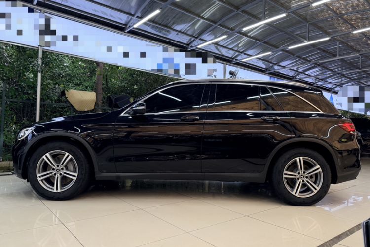 Used Mercedes-Benz GLC 2020 GLC 260 L 4MATIC Luxury Model Exterior 2