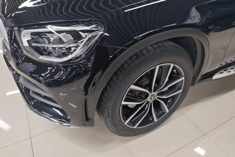 Used Mercedes-Benz GLC 2020 Facelift GLC 300 L 4MATIC Dynamic Edition Exterior 2