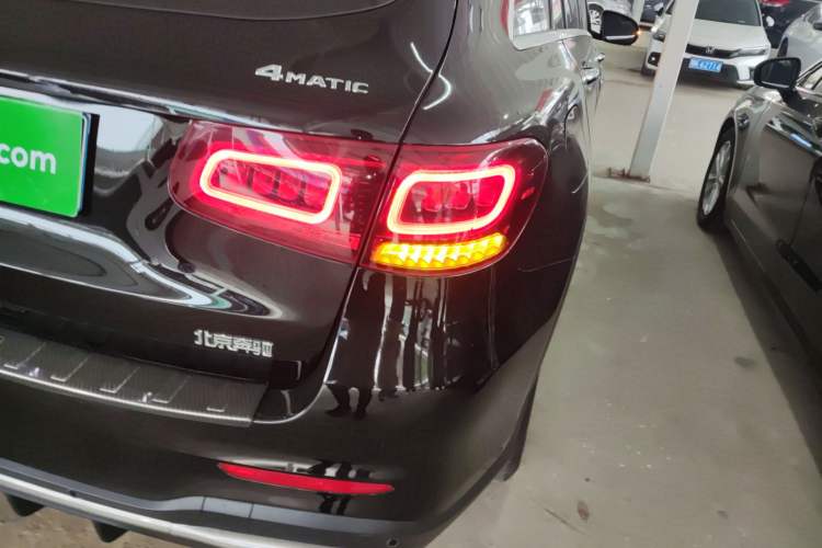 Used Mercedes-Benz GLC 2020 Facelift GLC 300 L 4MATIC Dynamic Edition Exterior 3