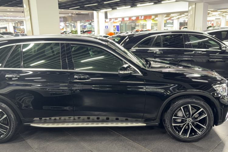 Used Mercedes-Benz GLC 2020 Facelift GLC 260 L 4MATIC Luxury Edition Exterior 3
