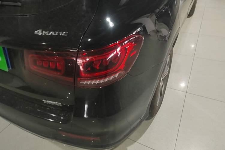 Used Mercedes-Benz GLC 2020 GLC 260 L 4MATIC Luxury Model Exterior 3