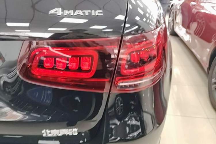 Used Mercedes-Benz GLC 2020 Facelift GLC 260 L 4MATIC Luxury Edition Exterior 3