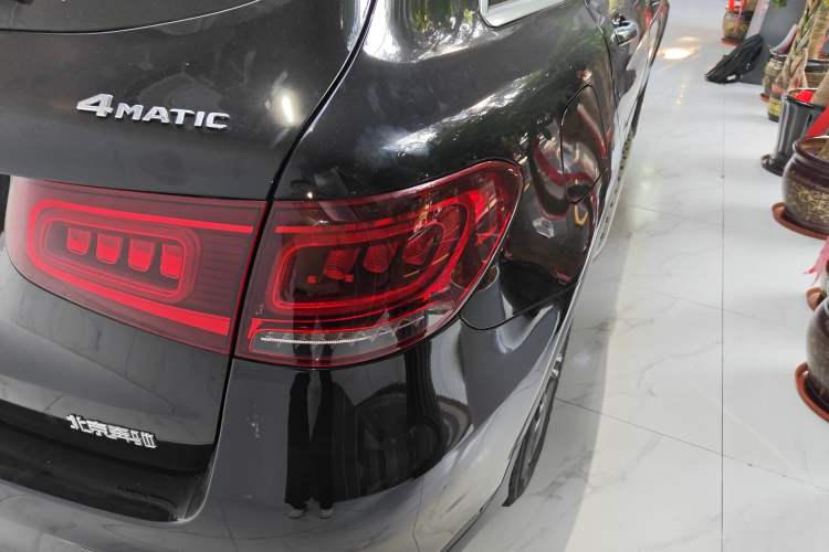 Used Mercedes-Benz GLC 2020 GLC 260 L 4MATIC Luxury Model Exterior 3