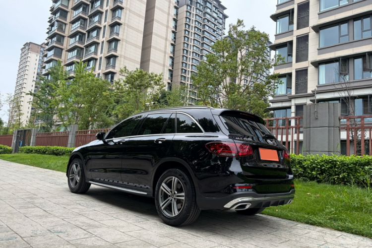 Used Mercedes-Benz GLC 2020 GLC 260 L 4MATIC Luxury Model Exterior 3