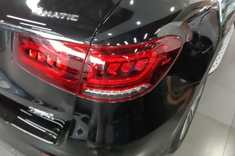 Used Mercedes-Benz GLC 2020 GLC 260 L 4MATIC Luxury Model Exterior 3