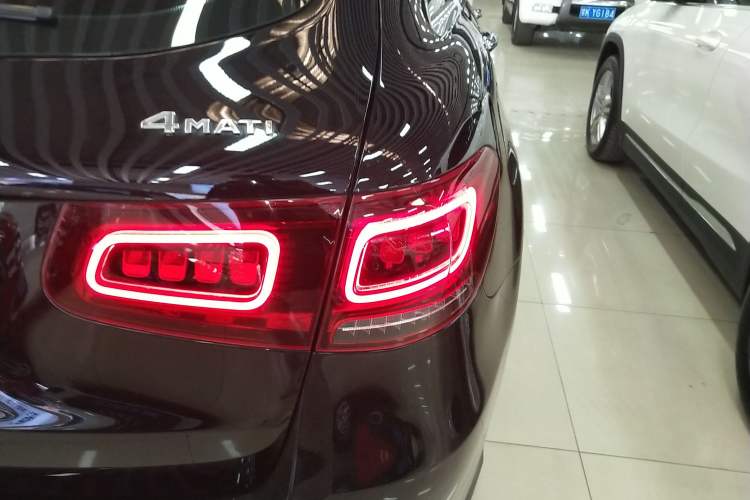 Used Mercedes-Benz GLC 2020 Facelift GLC 300 L 4MATIC Dynamic Edition Exterior 3