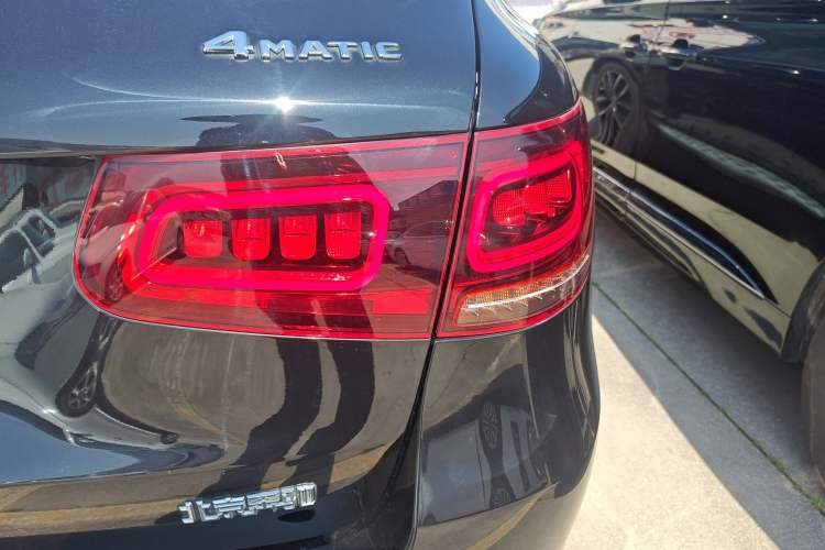 Used Mercedes-Benz GLC 2020 GLC 300 L 4MATIC Dynamic Edition Exterior 3
