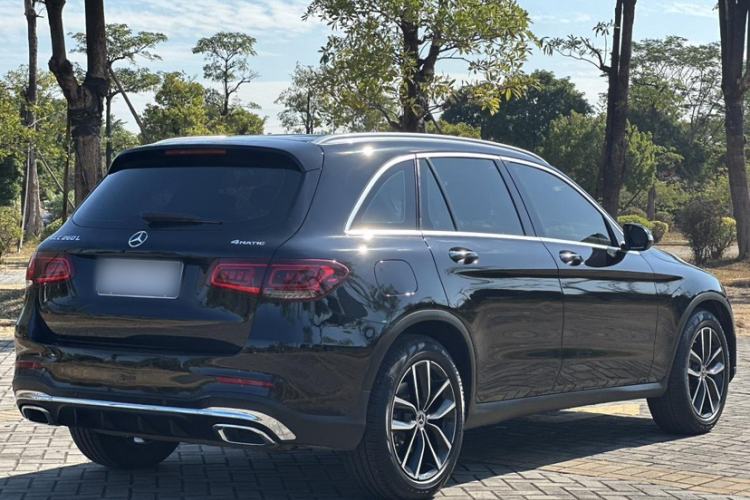 Used Mercedes-Benz GLC 2020 GLC 260 L 4MATIC Luxury Model Exterior 3