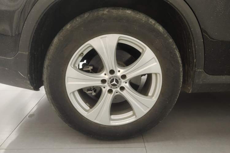 Used Mercedes-Benz GLC 2020 Facelifted GLC 260 L 4MATIC Dynamic Edition Exterior 3