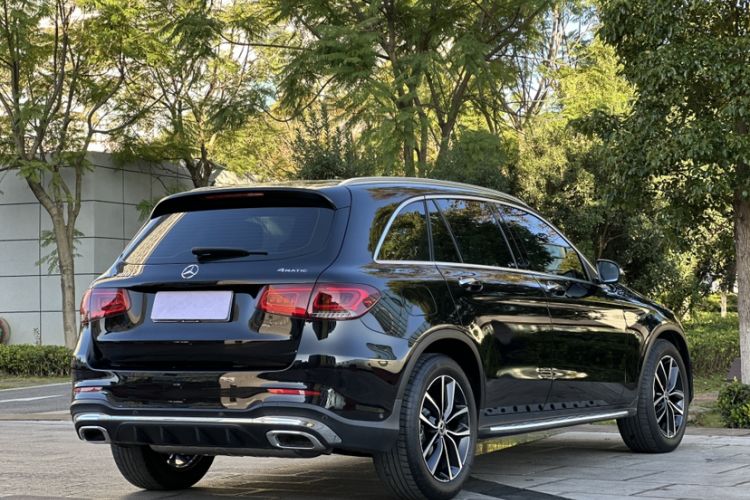 Used Mercedes-Benz GLC 2020 Facelift GLC 300 L 4MATIC Dynamic Edition Exterior 3