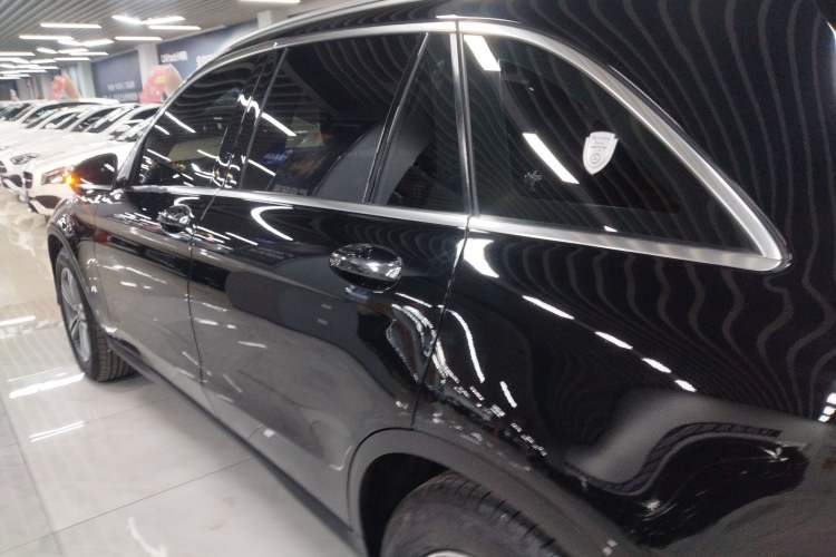 Used Mercedes-Benz GLC 2020 GLC 260 L 4MATIC Luxury Model Exterior 3