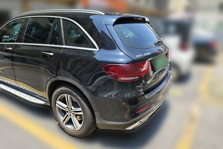Used Mercedes-Benz GLC 2020 GLC 260 L 4MATIC Luxury Model Exterior 3