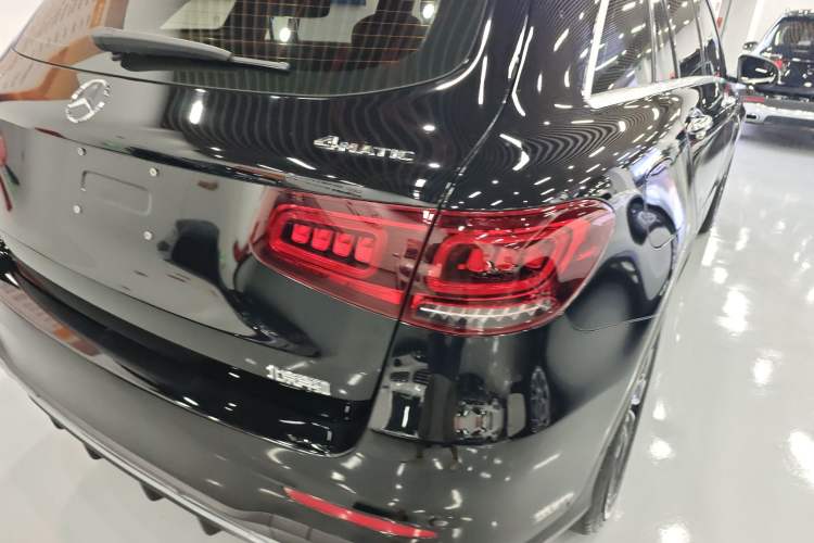Used Mercedes-Benz GLC 2020 Facelift GLC 260 L 4MATIC Luxury Edition Exterior 3