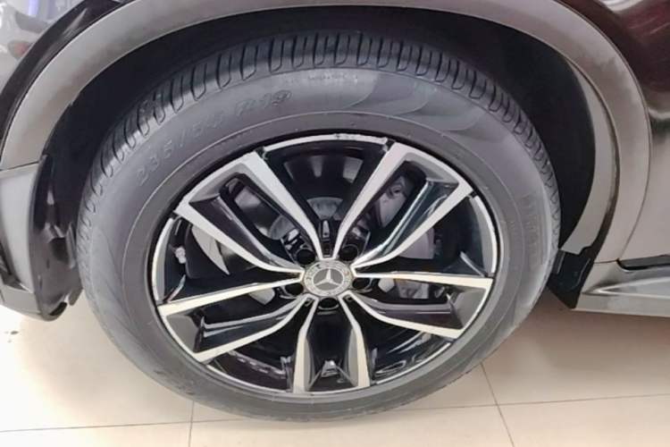 Used Mercedes-Benz GLC 2020 Facelift GLC 260 L 4MATIC Luxury Edition Exterior 4