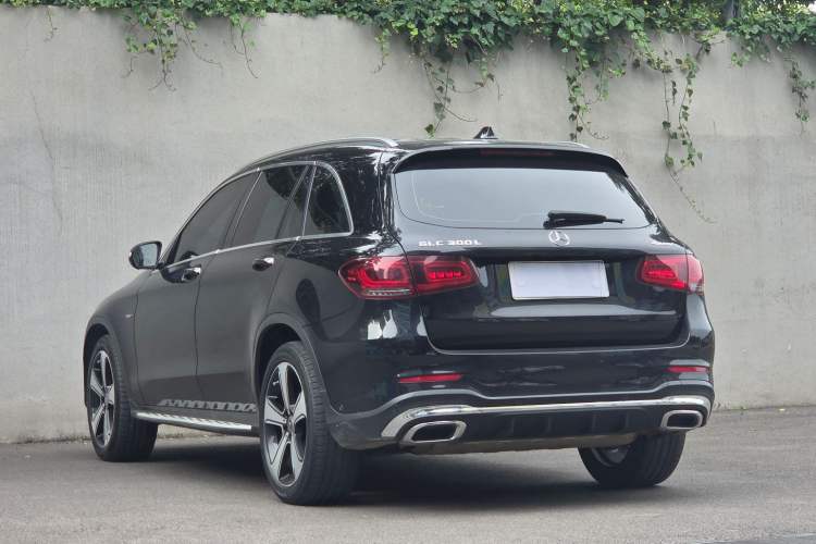 Used Mercedes-Benz GLC 2020 GLC 300 L 4MATIC Luxury Model Exterior 4