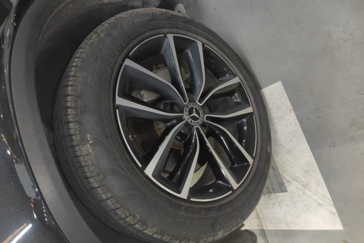 Used Mercedes-Benz GLC 2020 Facelift GLC 300 L 4MATIC Dynamic Edition Exterior 4