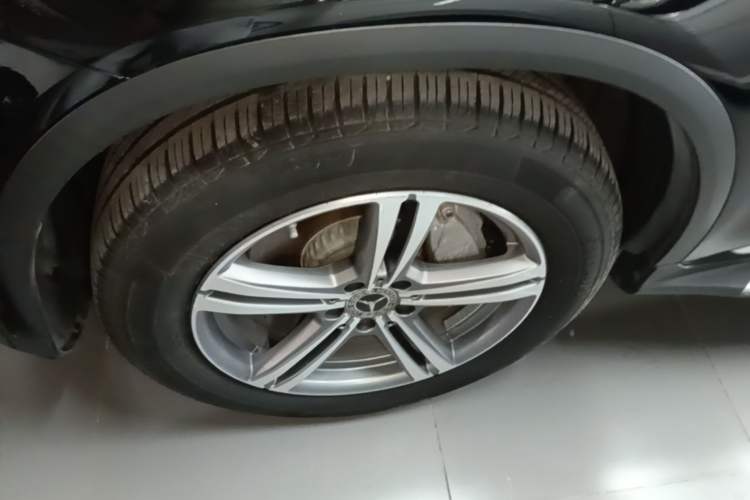 Used Mercedes-Benz GLC 2020 GLC 260 L 4MATIC Luxury Model Exterior 4