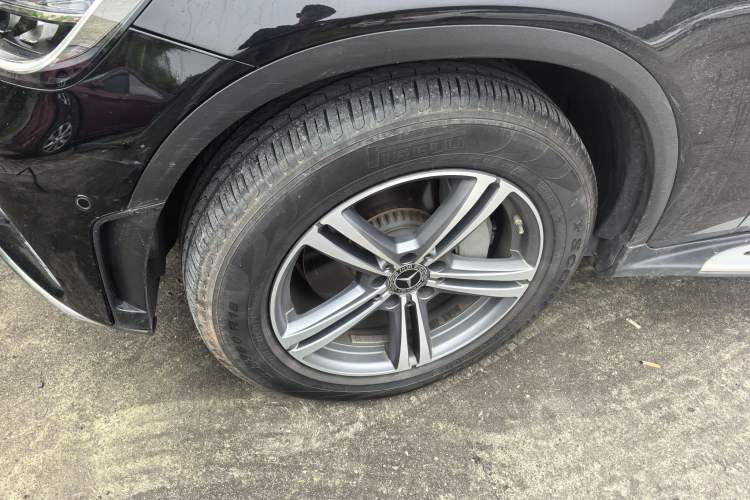 Used Mercedes-Benz GLC 2020 GLC 260 L 4MATIC Luxury Model Exterior 4