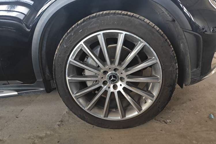 Used Mercedes-Benz GLC 2020 Facelifted GLC 300 L 4MATIC Luxury Edition Exterior 4