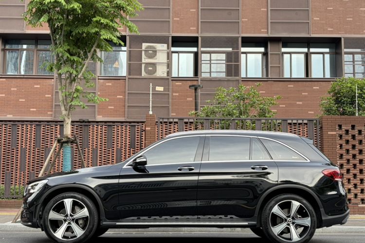 Used Mercedes-Benz GLC 2020 Facelifted GLC 300 L 4MATIC Luxury Edition Exterior 4