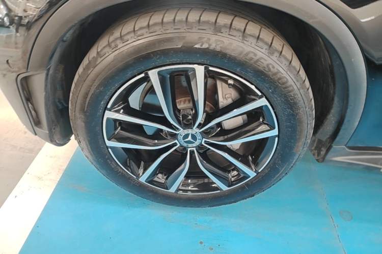 Used Mercedes-Benz GLC 2020 Facelift GLC 300 L 4MATIC Dynamic Edition Exterior 4