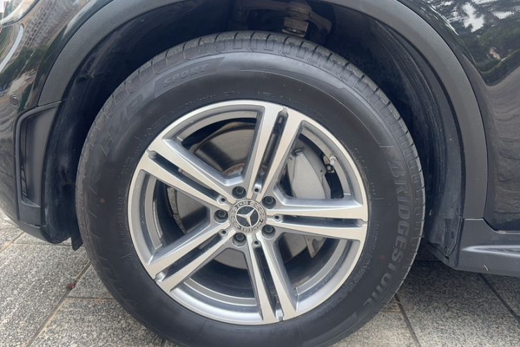 Used Mercedes-Benz GLC 2020 GLC 260 L 4MATIC Luxury Model Exterior 4