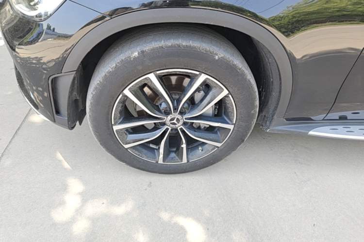 Used Mercedes-Benz GLC 2020 Facelifted GLC 260 L 4MATIC Dynamic Edition Exterior 4