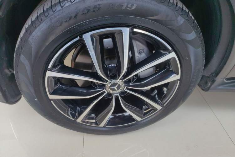 Used Mercedes-Benz GLC 2020 Facelift GLC 300 L 4MATIC Dynamic Edition Exterior 4