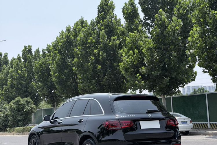 Used Mercedes-Benz GLC 2020 Facelift GLC 300 L 4MATIC Dynamic Edition Exterior 4
