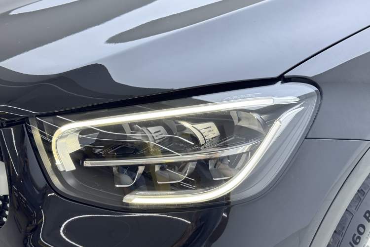 Used Mercedes-Benz GLC 2020 GLC 260 L 4MATIC Luxury Model Exterior 4