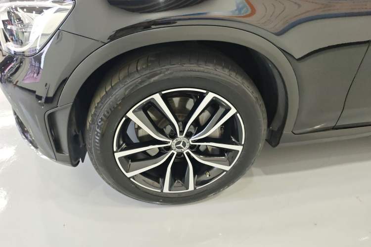 Used Mercedes-Benz GLC 2020 Facelift GLC 260 L 4MATIC Luxury Edition Exterior 4