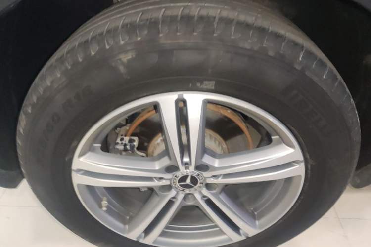 Used Mercedes-Benz GLC 2020 GLC 260 L 4MATIC Luxury Model Exterior 5