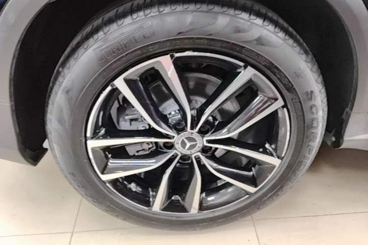 Used Mercedes-Benz GLC 2020 Facelift GLC 260 L 4MATIC Luxury Edition Exterior 5