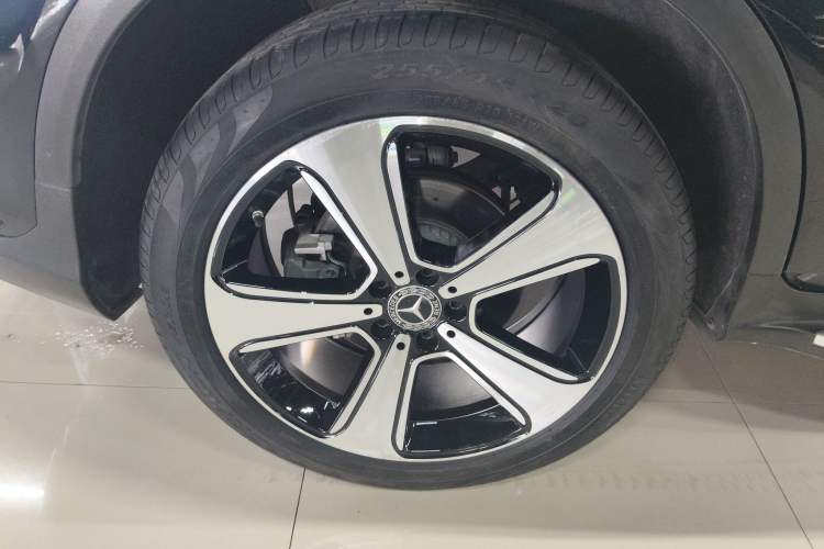 Used Mercedes-Benz GLC 2020 GLC 300 L 4MATIC Luxury Model Exterior 5