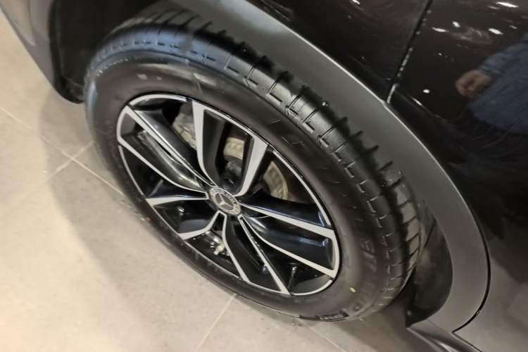 Used Mercedes-Benz GLC 2020 GLC 300 L 4MATIC Luxury Model Exterior 5