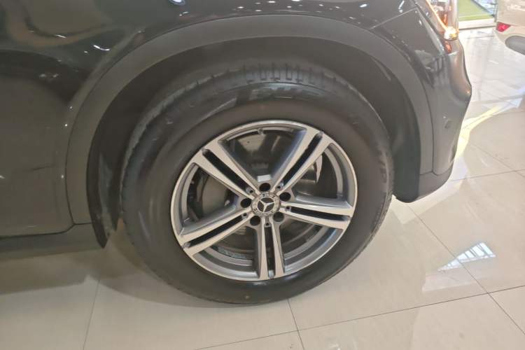 Used Mercedes-Benz GLC 2020 Facelifted GLC 260 L 4MATIC Dynamic Edition Exterior 5