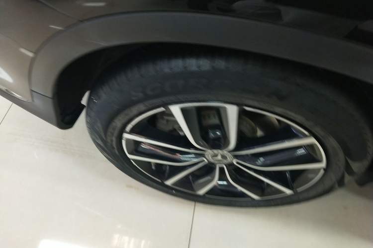 Used Mercedes-Benz GLC 2020 Facelift GLC 300 L 4MATIC Dynamic Edition Exterior 5