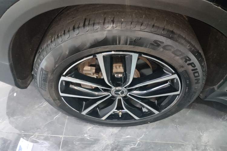 Used Mercedes-Benz GLC 2020 Facelift GLC 300 L 4MATIC Dynamic Edition Exterior 5
