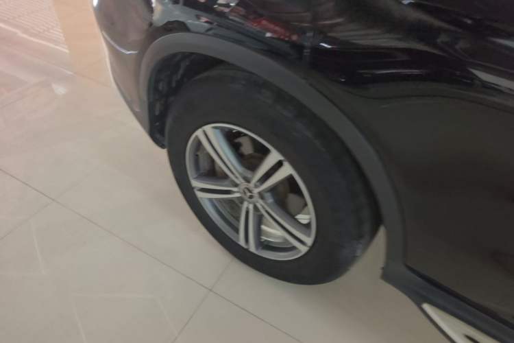 Used Mercedes-Benz GLC 2020 GLC 260 L 4MATIC Luxury Model Exterior 5
