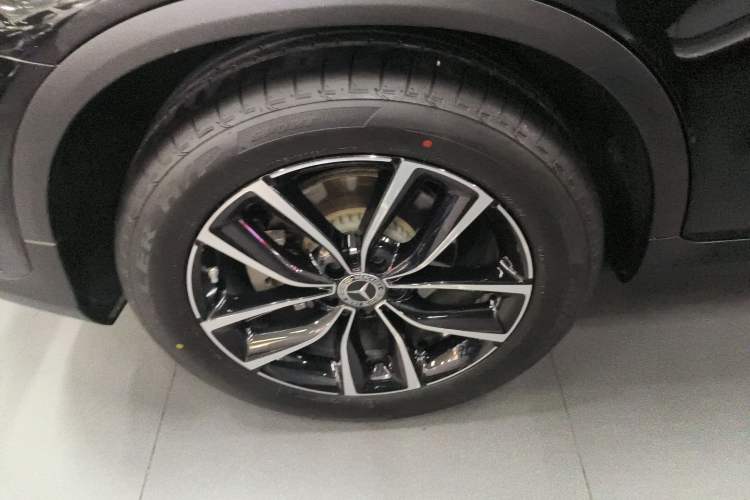 Used Mercedes-Benz GLC 2020 Facelifted GLC 260 L 4MATIC Dynamic Edition Exterior 5