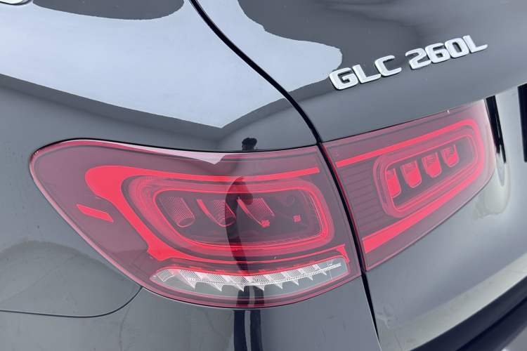 Used Mercedes-Benz GLC 2020 GLC 260 L 4MATIC Luxury Model Exterior 5