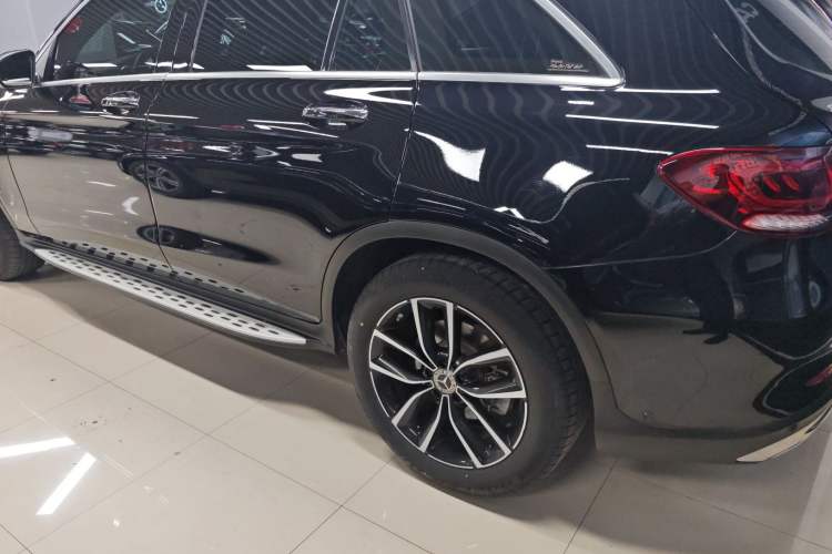 Used Mercedes-Benz GLC 2020 Facelift GLC 300 L 4MATIC Dynamic Edition Exterior 5