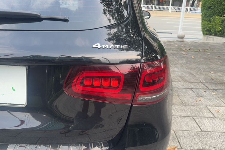 Used Mercedes-Benz GLC 2020 GLC 260 L 4MATIC Luxury Model Exterior 6