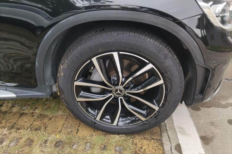 Used Mercedes-Benz GLC 2020 Facelift GLC 300 L 4MATIC Dynamic Edition Exterior 7