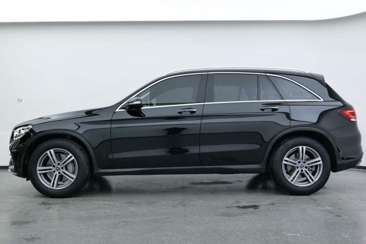 Used Mercedes-Benz GLC 2020 GLC 260 L 4MATIC Luxury Model Exterior 7