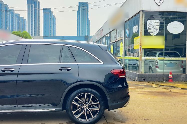 Used Mercedes-Benz GLC 2020 Facelift GLC 300 L 4MATIC Dynamic Edition Exterior 9