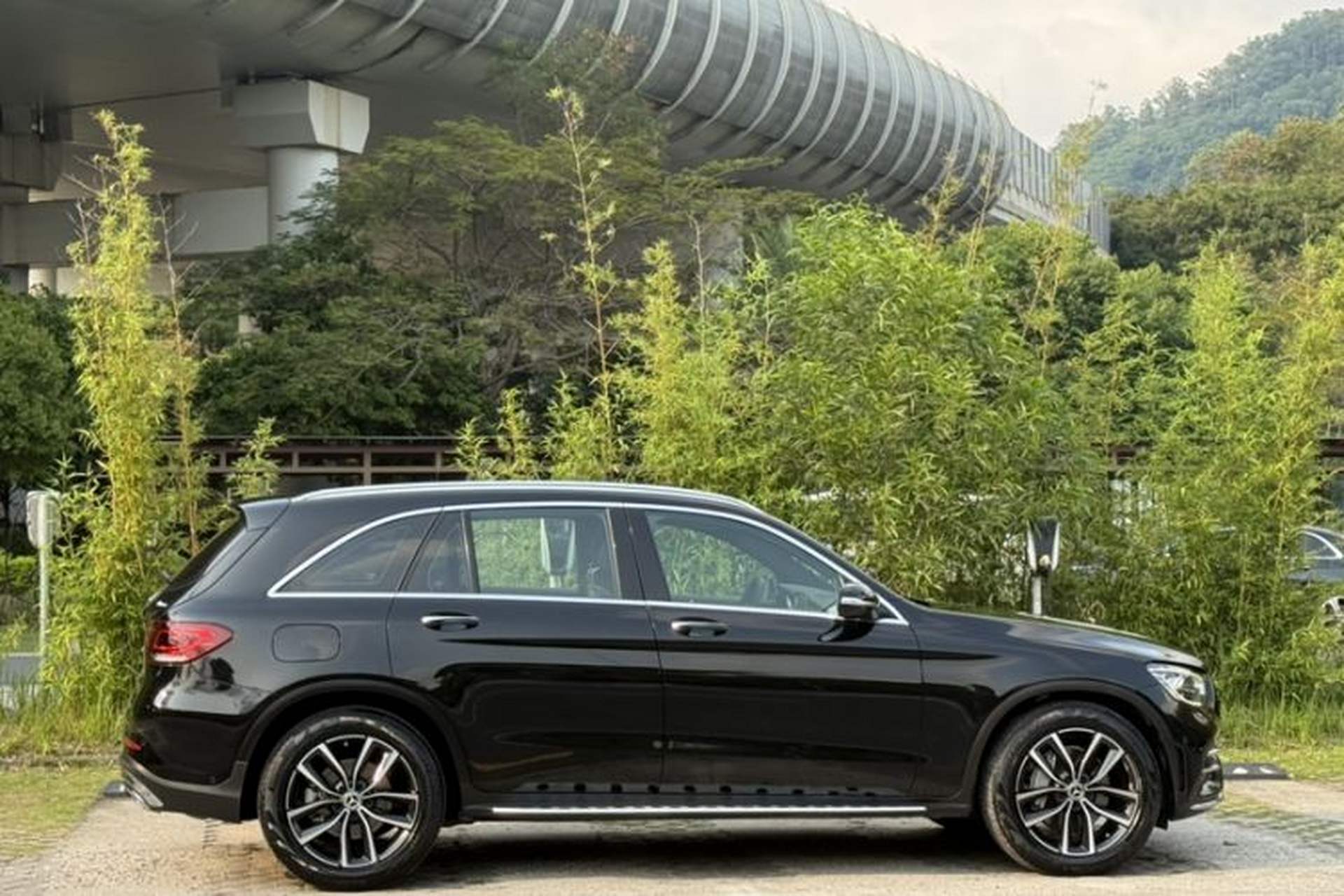 Used Mercedes-Benz GLC 2020 Facelift GLC 300 L 4MATIC Dynamic Edition Exterior 9