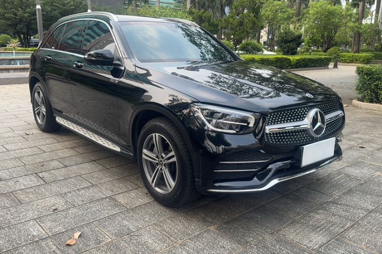 Used Mercedes-Benz GLC 2020 GLC 260 L 4MATIC Luxury Model Exterior 9